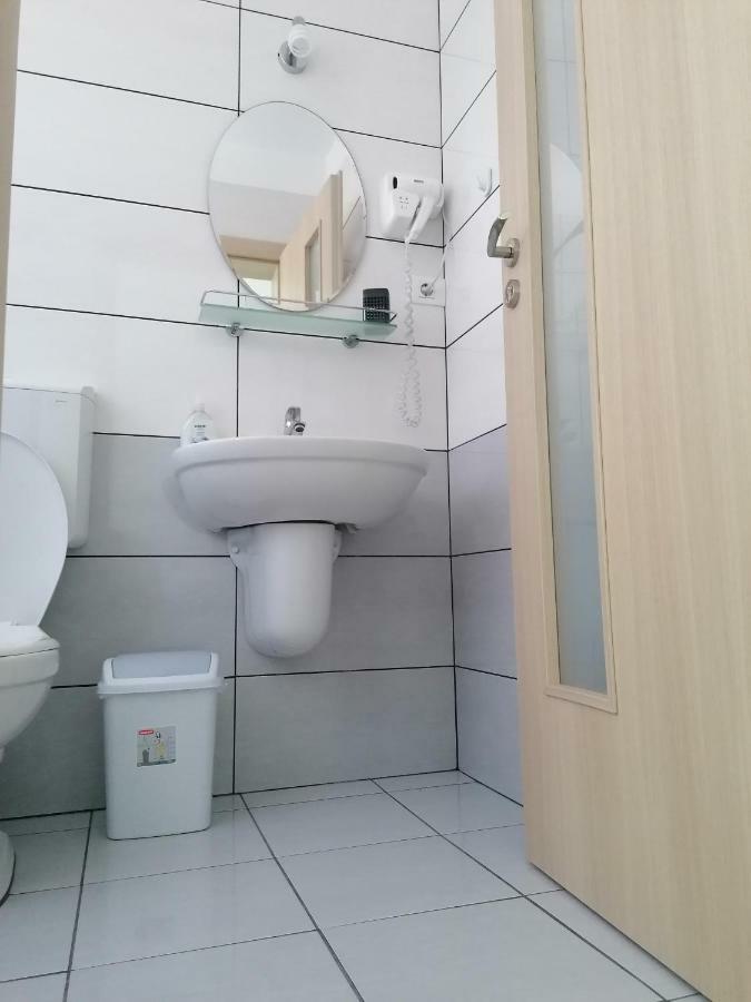 Vila Marius 2 Mai Luaran gambar